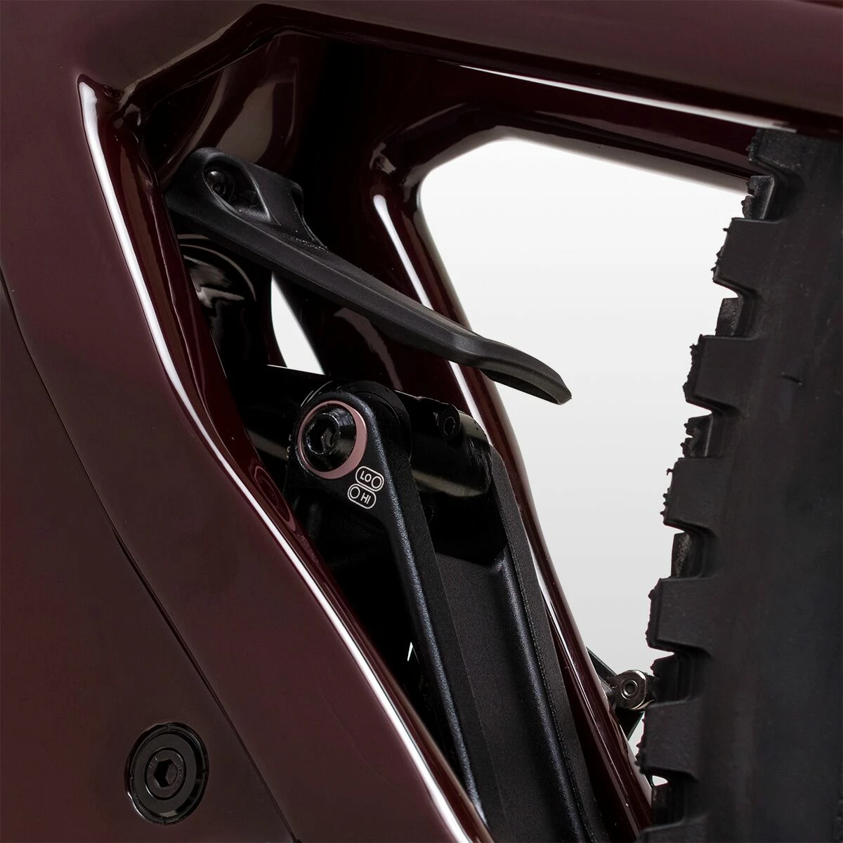 Santa Cruz Bicycles Nomad Carbon C S Mountain Bike 2 Santa Cruz Bicycles Nomad Carbon C S Mountain Bike - Image 2